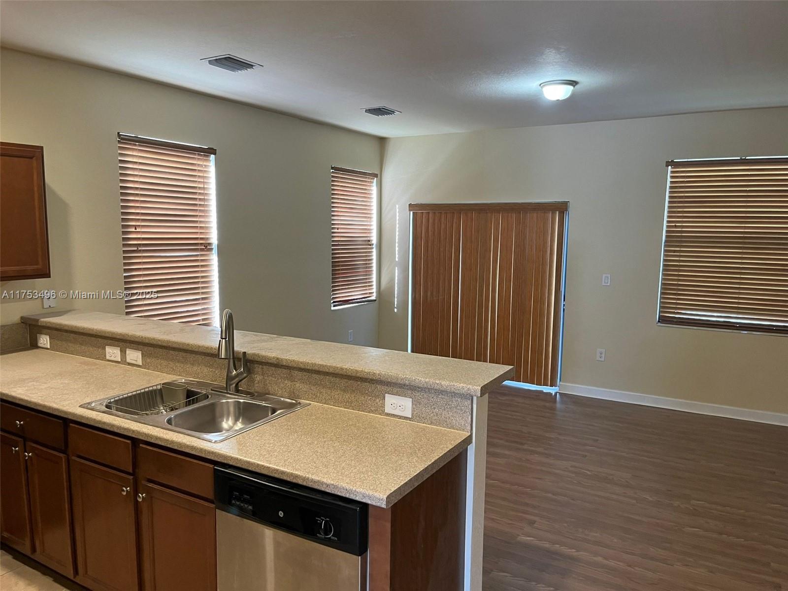 8854 W 35 Ave #8854, Hialeah, Florida image 10