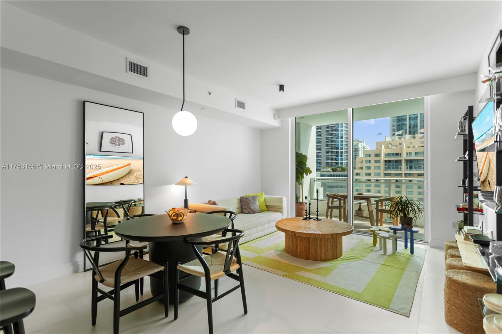 Apartamento à Venda em Miami, FL