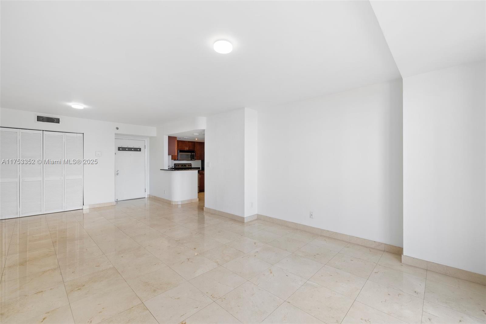 770 Claughton Island Dr #1510, Miami FL 33131