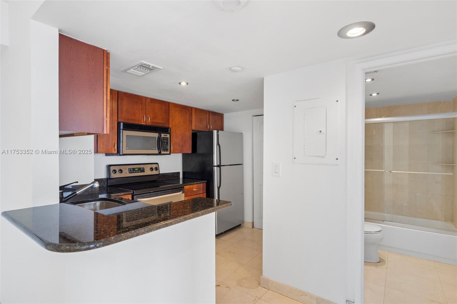 770 Claughton Island Dr #1510, Miami FL 33131
