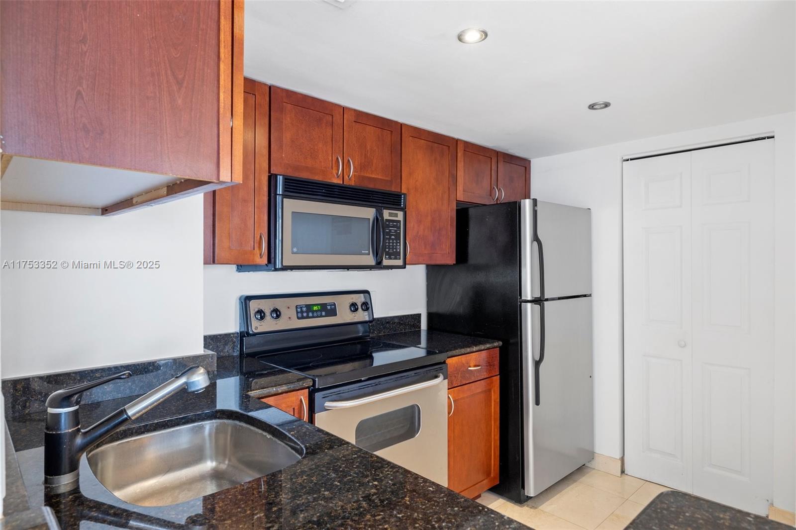 770 Claughton Island Dr #1510, Miami FL 33131