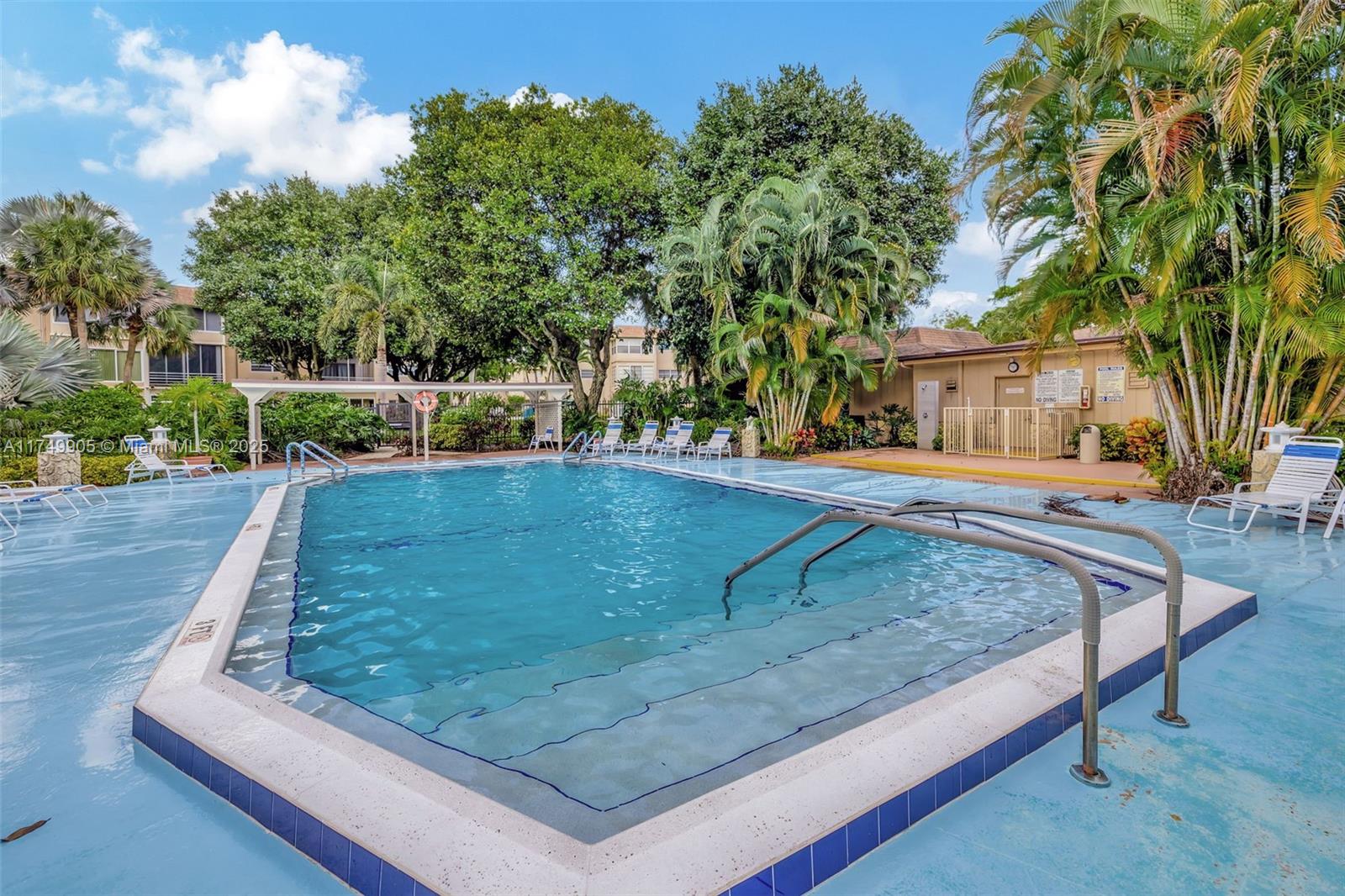 5002 NW 35th St #306, Lauderdale Lakes, Florida image 33