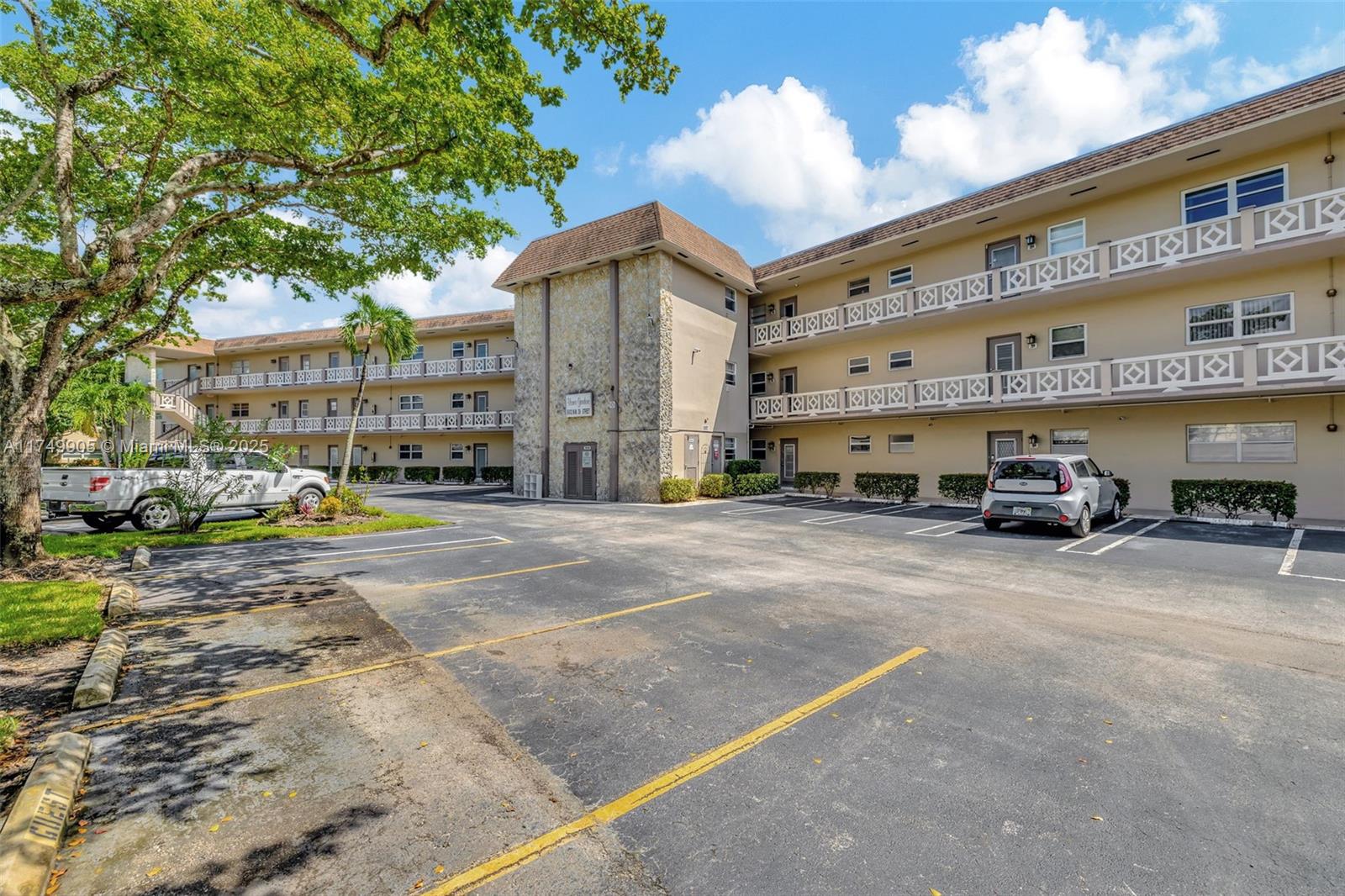5002 NW 35th St #306, Lauderdale Lakes, Florida image 35