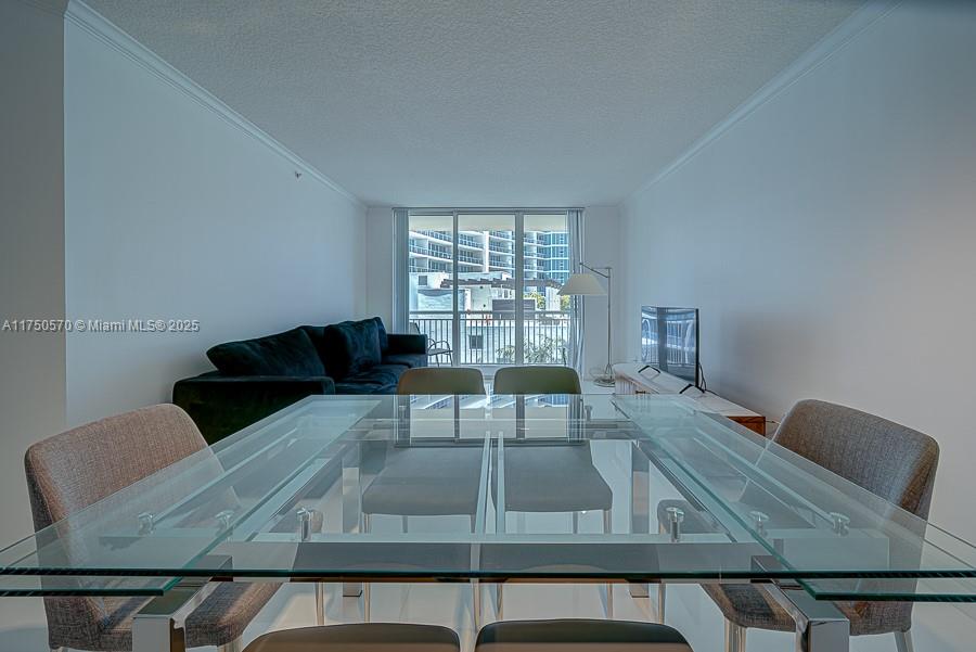 2000 N Bayshore Dr 526