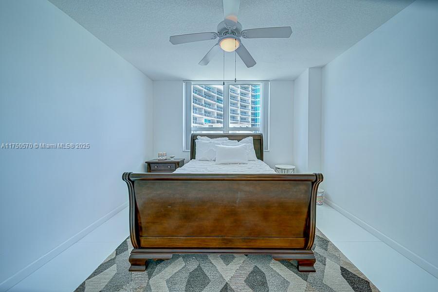 2000 N Bayshore Dr 526