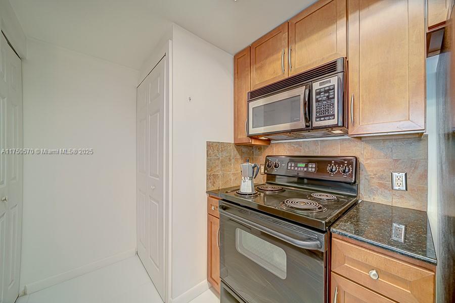 2000 N Bayshore Dr 526