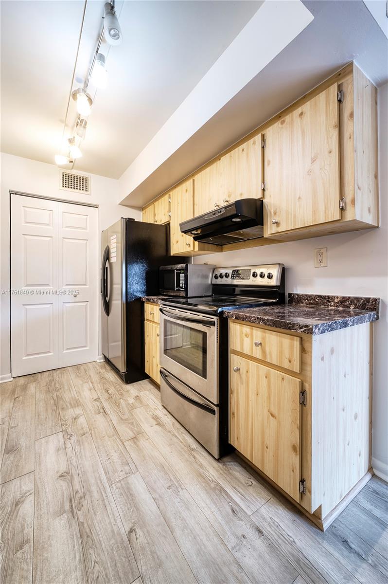 7175 Nova Dr #301, Davie, Florida image 15