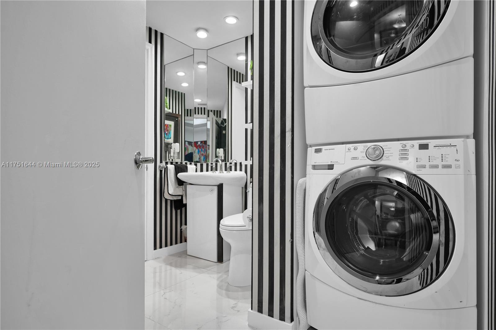 4775 Collins Ave #1806, Miami Beach FL 33140