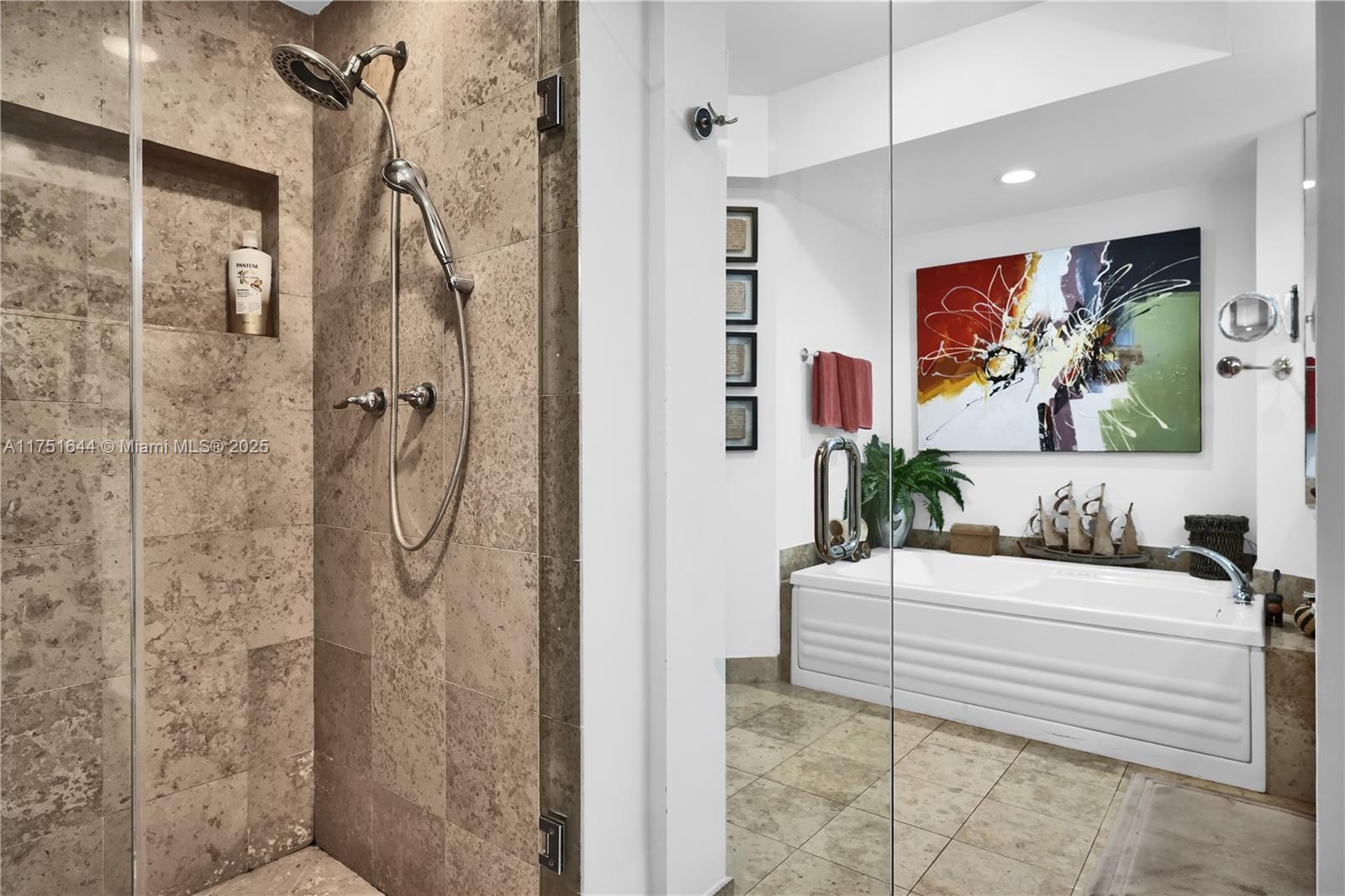 4775 Collins Ave #1806, Miami Beach FL 33140