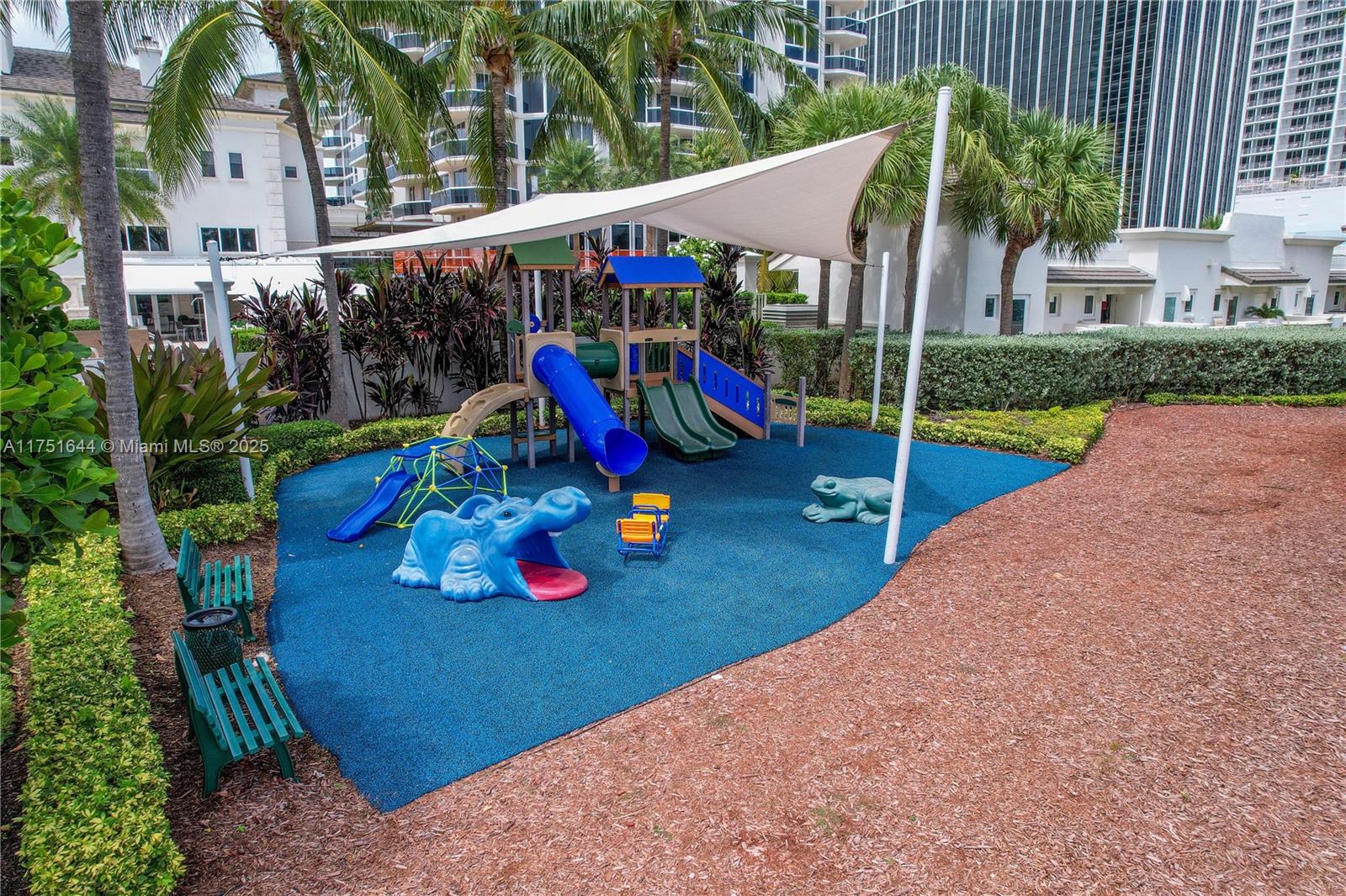 4775 Collins Ave #1806, Miami Beach FL 33140