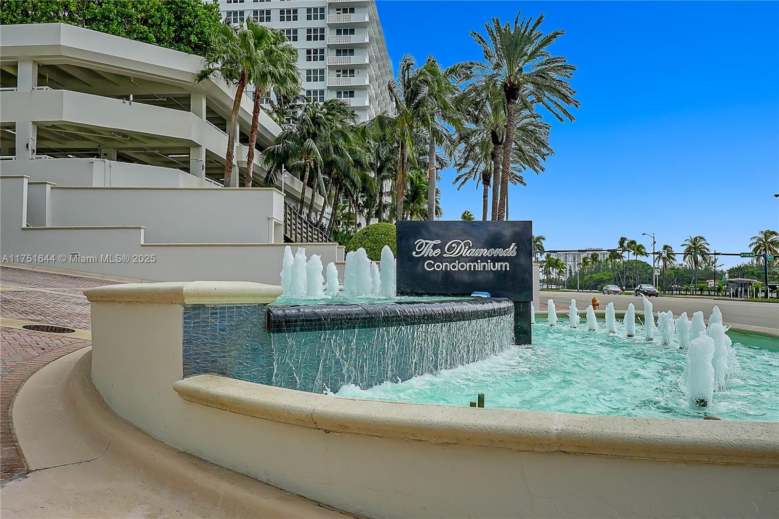4775 Collins Ave #1806, Miami Beach FL 33140