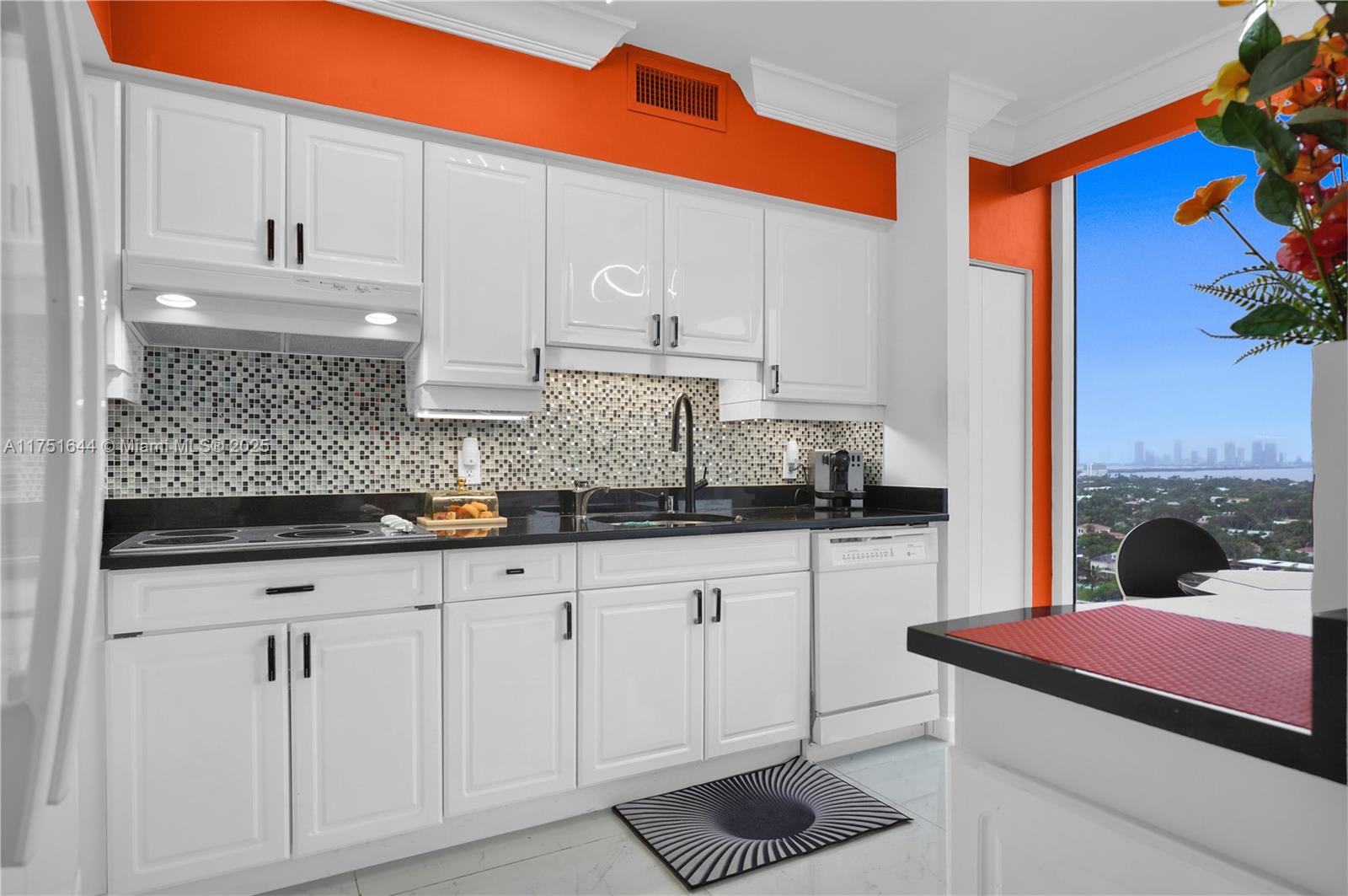 4775 Collins Ave #1806, Miami Beach FL 33140