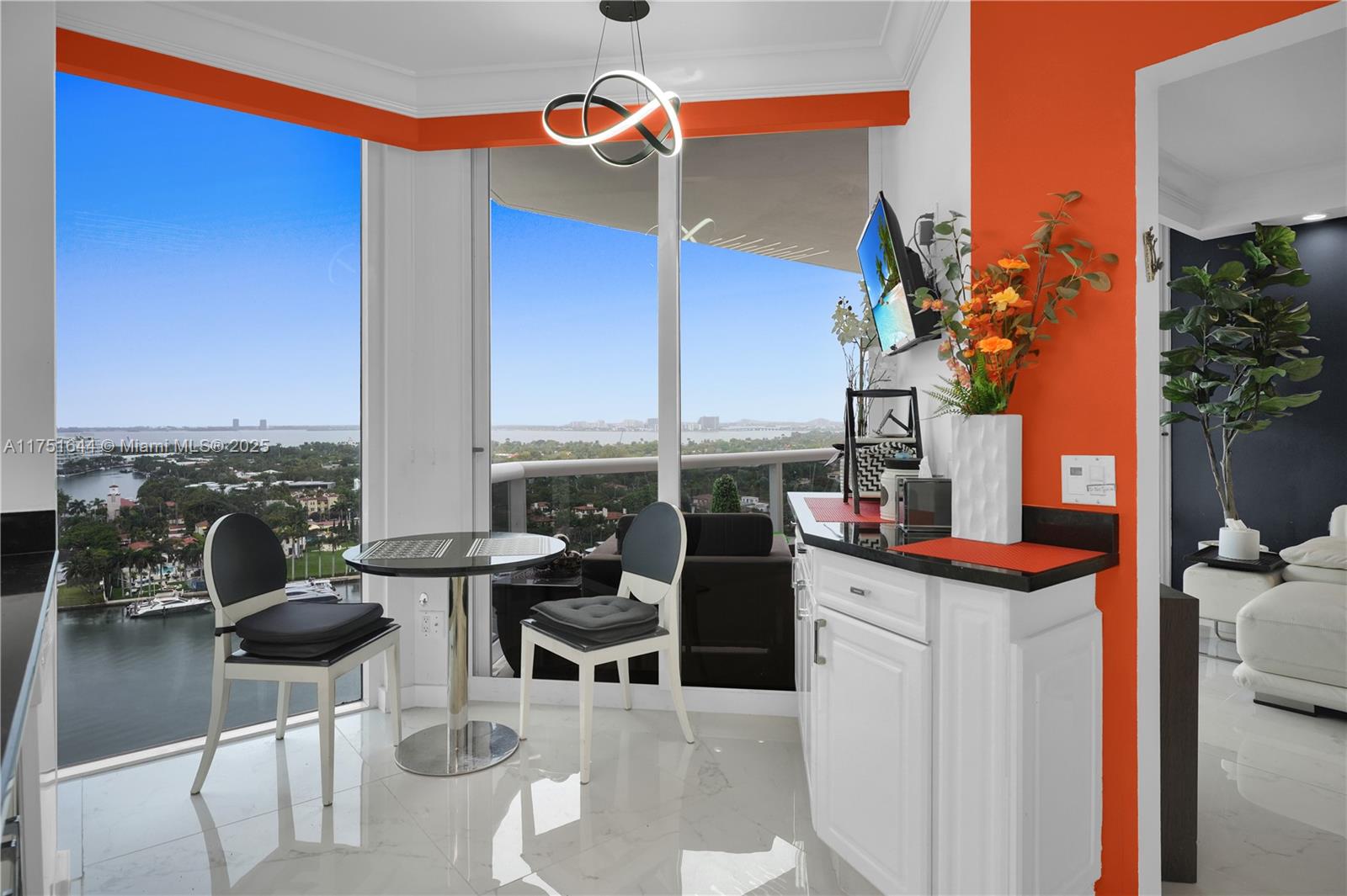 4775 Collins Ave #1806, Miami Beach FL 33140