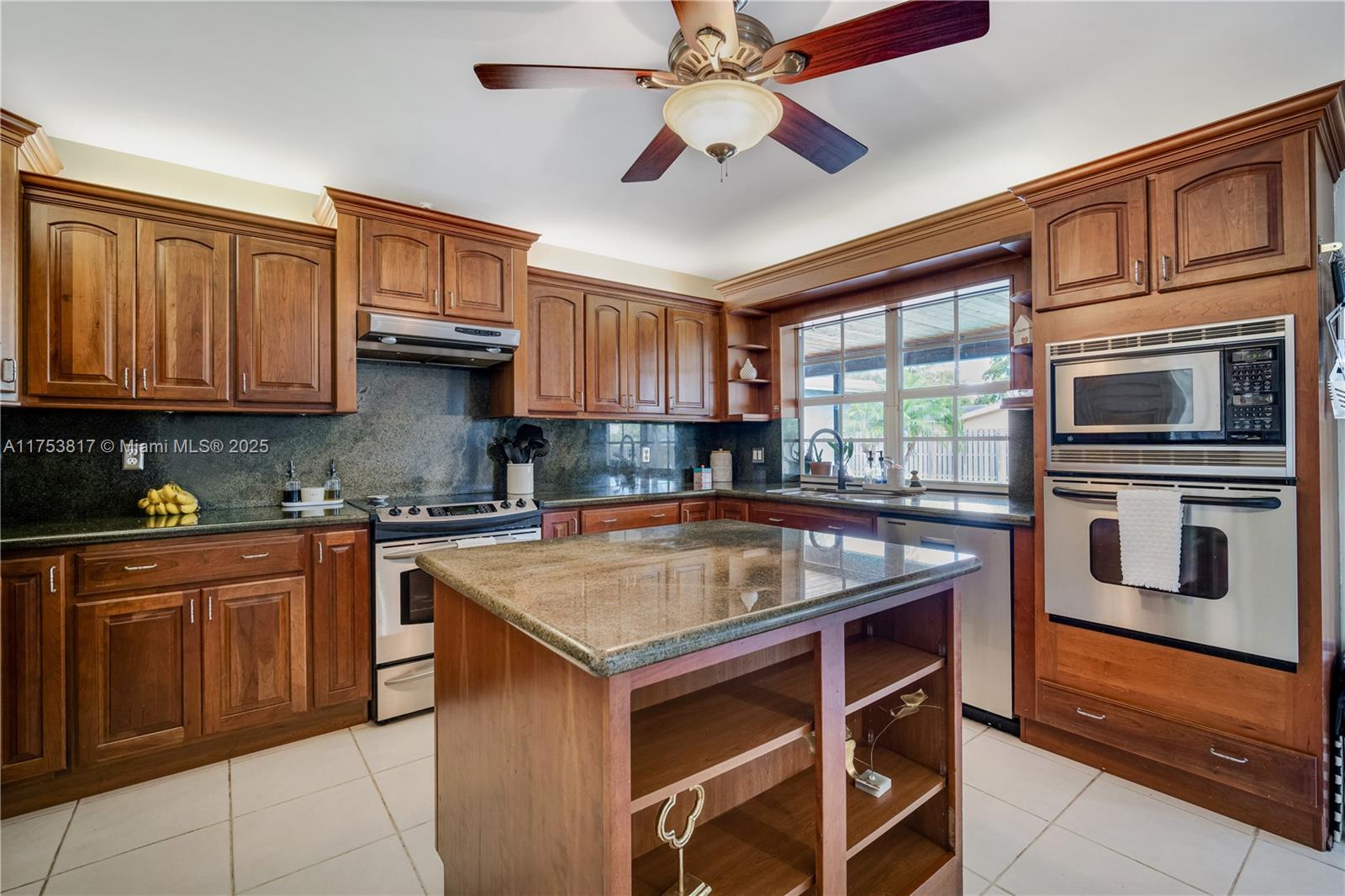 1980 SW 68th Ave, Plantation, Florida image 12