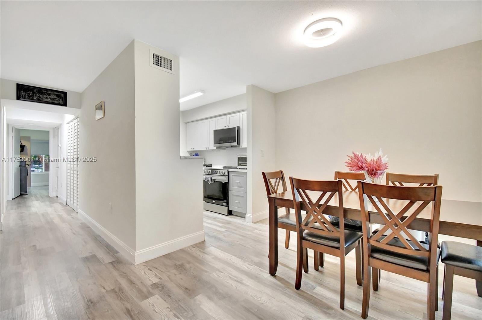 2445 NW 33rd St #1410, Oakland Park, Florida image 14