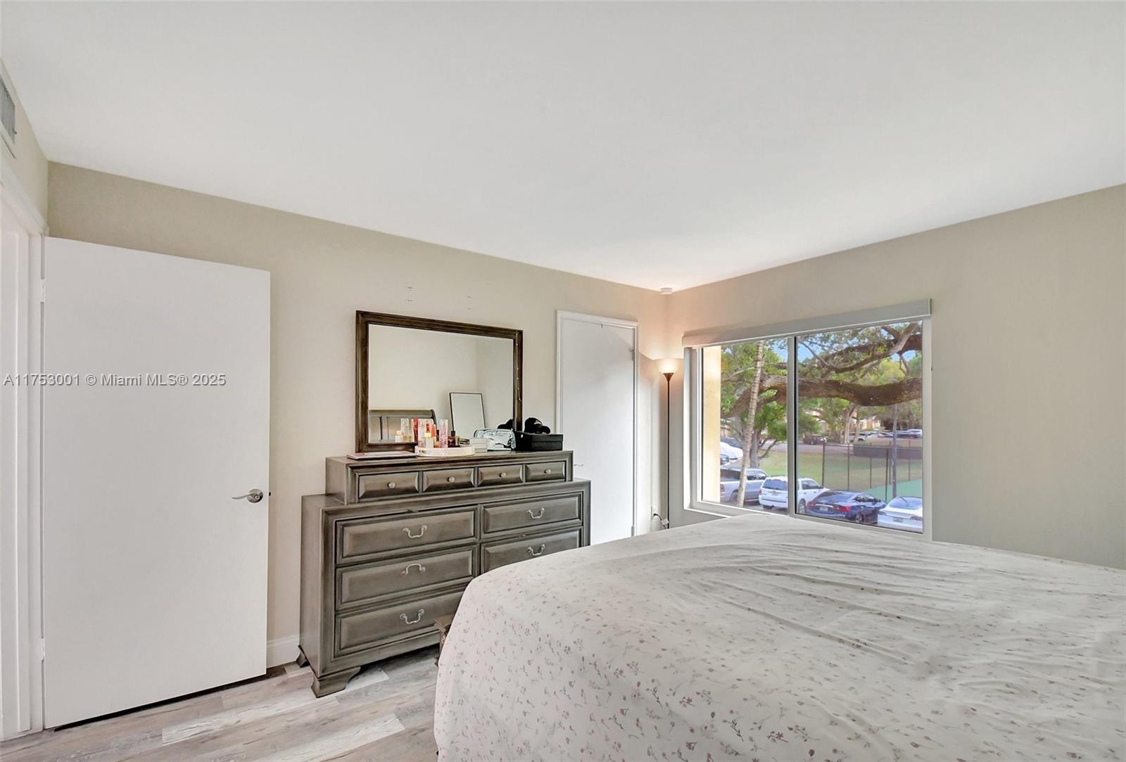 2445 NW 33rd St #1410, Oakland Park, Florida image 27