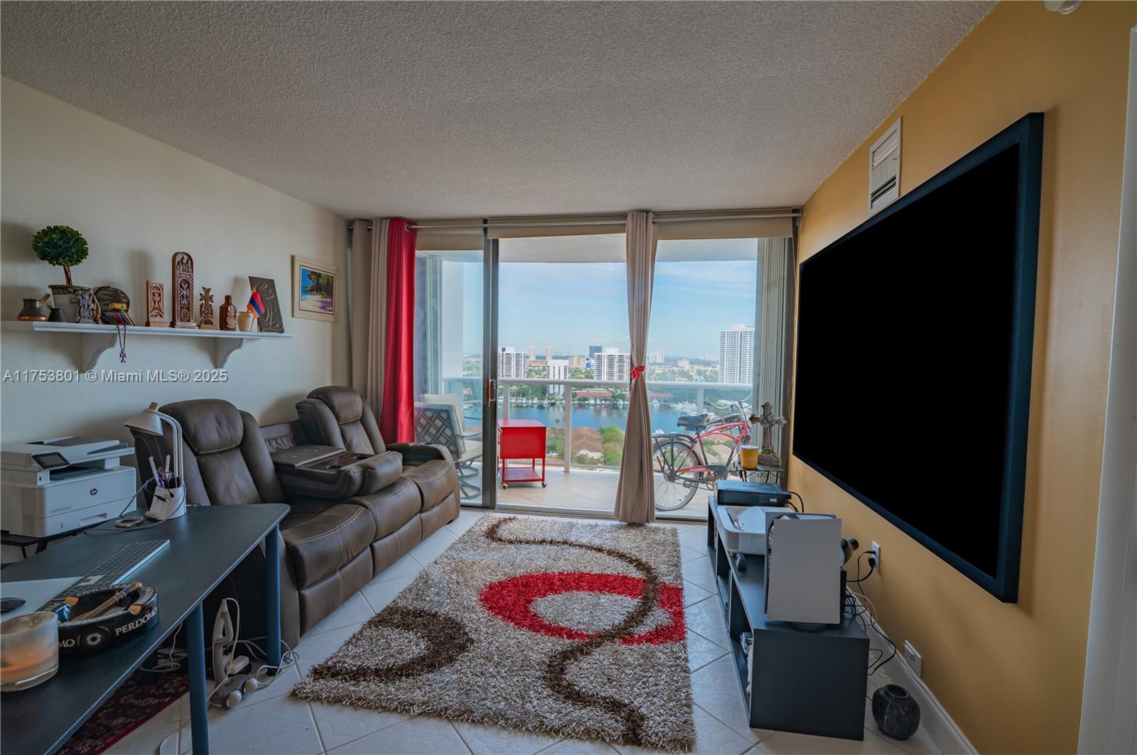 Listing Photo 11