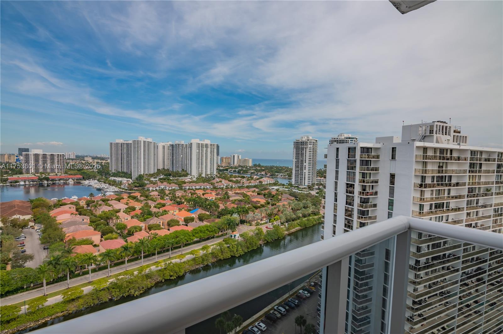 3675 N Country Club Dr #2202, Aventura, Florida image 2