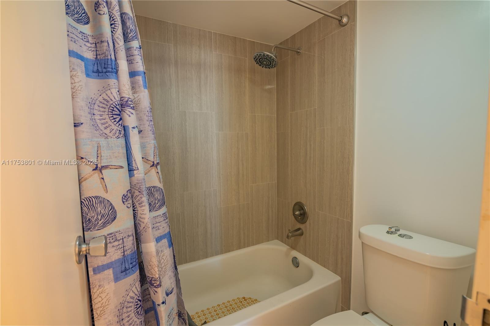 3675 N Country Club Dr #2202, Aventura, Florida image 23
