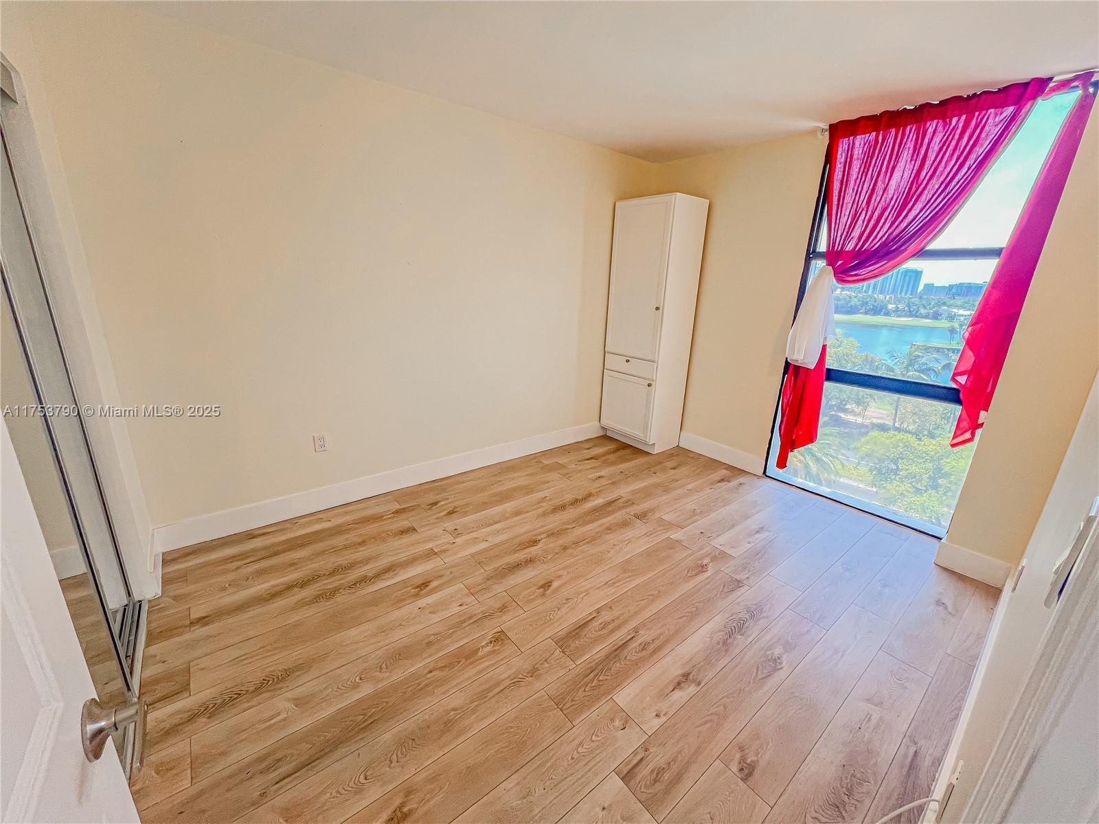 3625 N Country Club Dr #808, Aventura, Florida image 11