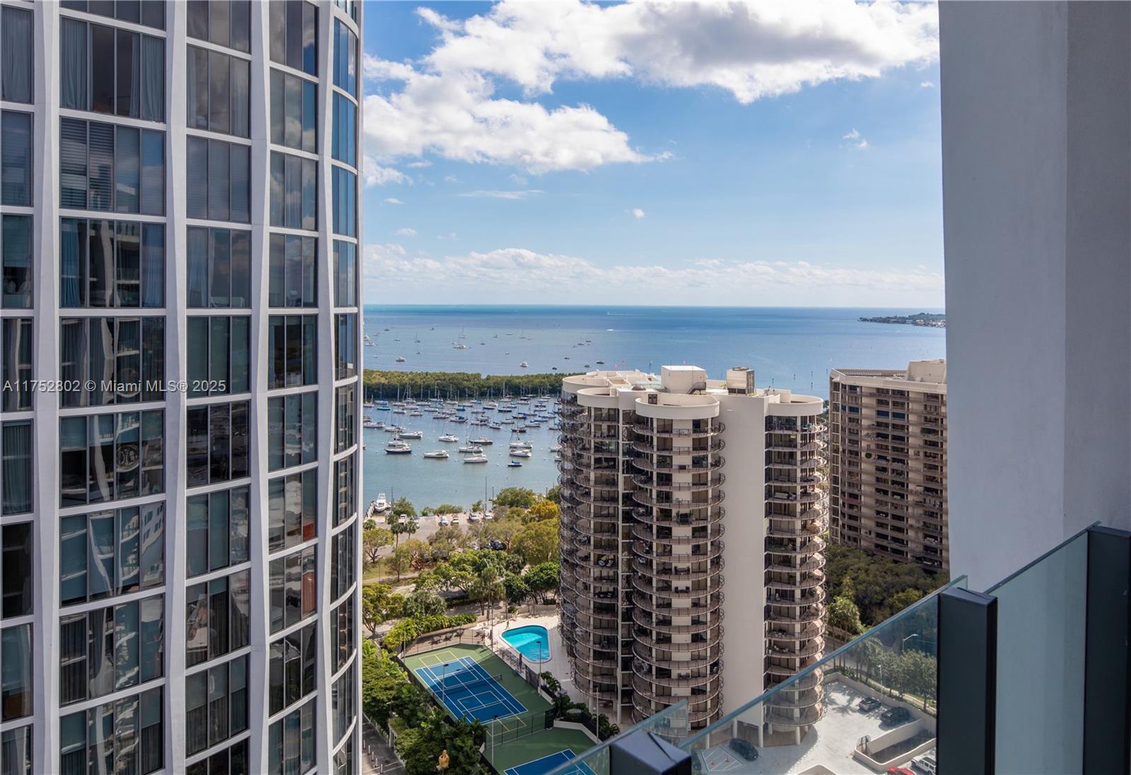 Apartamento à Venda em Miami, FL
