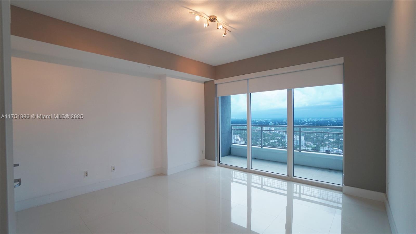60 SW 13 ST #3806, Miami FL 33130