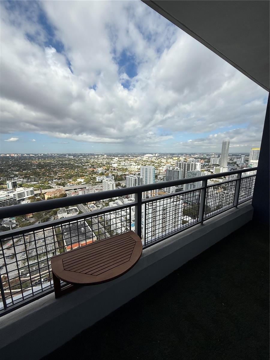 60 SW 13 ST #3806, Miami FL 33130