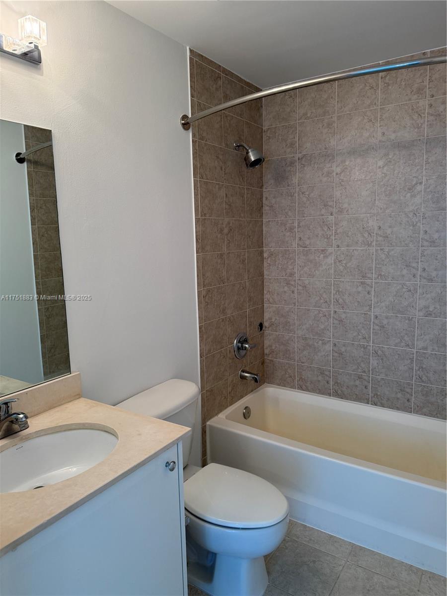 60 SW 13 ST #3806, Miami FL 33130
