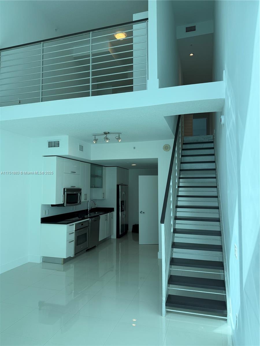 60 SW 13 ST #3806, Miami FL 33130