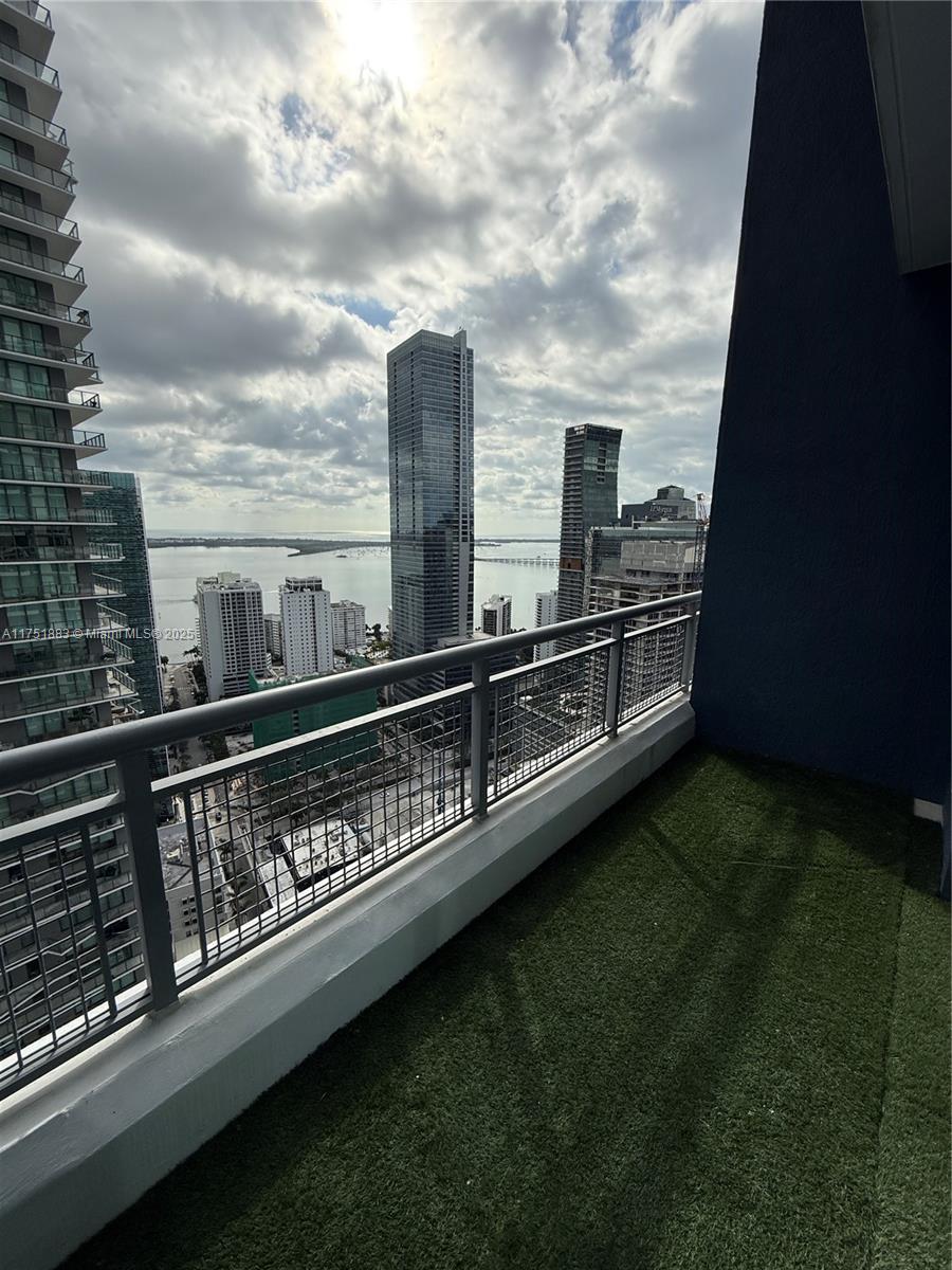 60 SW 13 ST #3806, Miami FL 33130