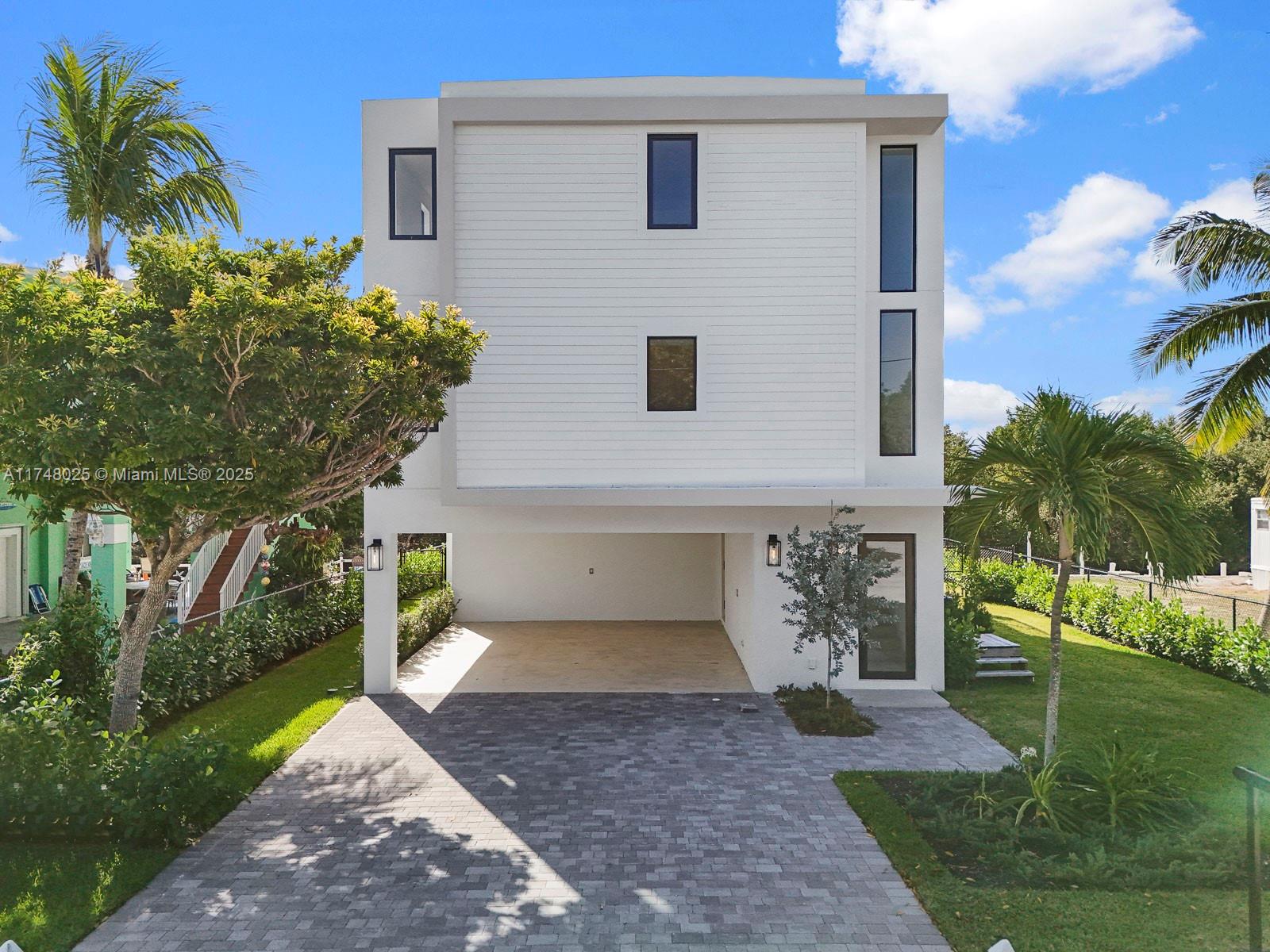 Residential, Plantation Key, Florida image 2