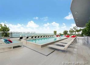 45 SW 9 st #1907, Miami FL 33130