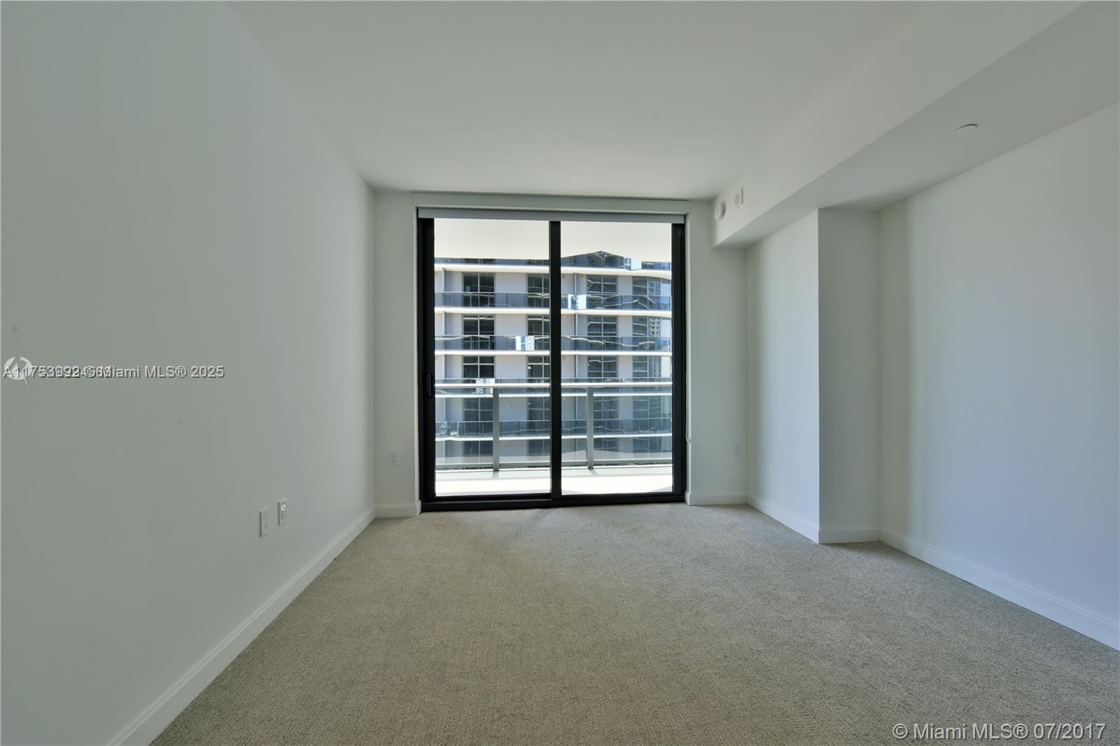 45 SW 9 st #1907, Miami FL 33130