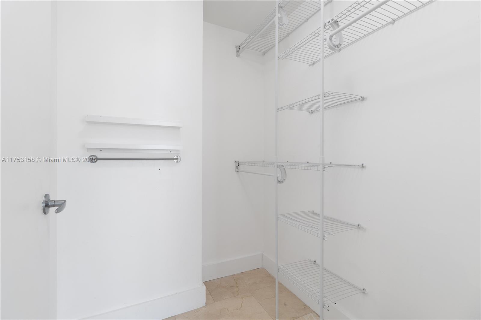 1040 Biscayne Blvd #1806, Miami FL 33132