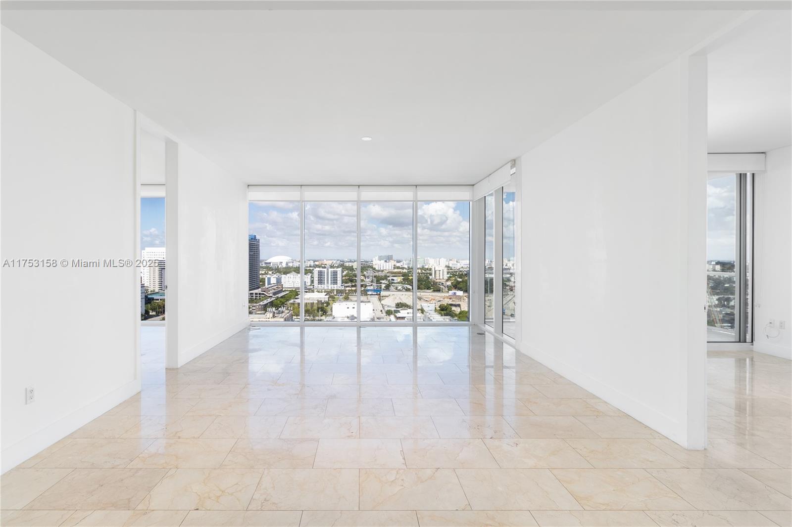1040 Biscayne Blvd #1806, Miami FL 33132
