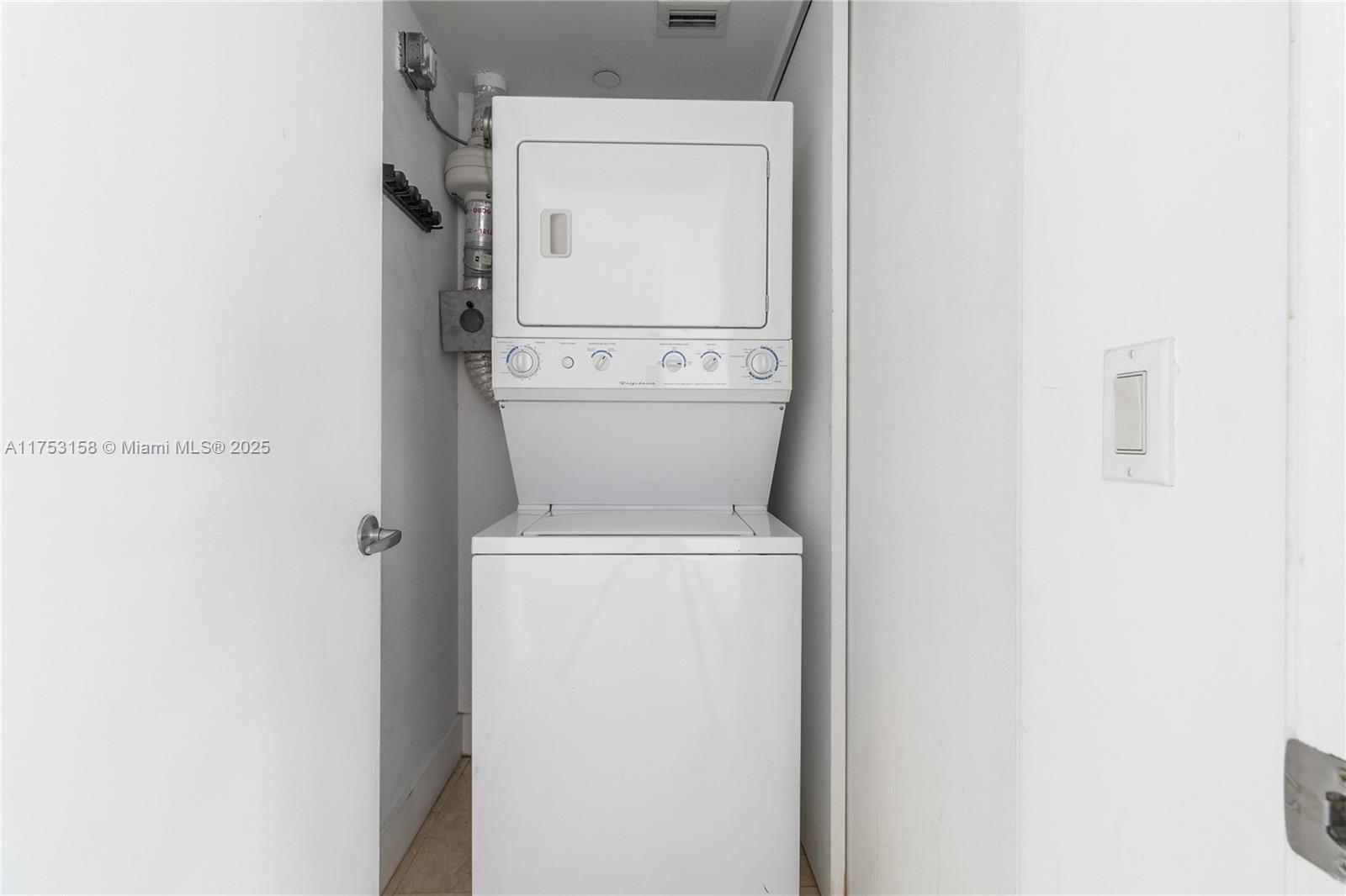 1040 Biscayne Blvd #1806, Miami FL 33132
