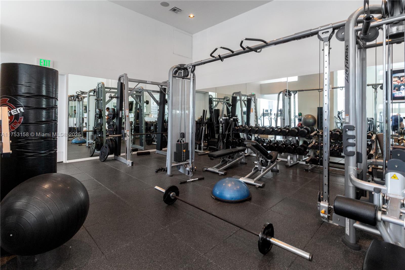 1040 Biscayne Blvd #1806, Miami FL 33132