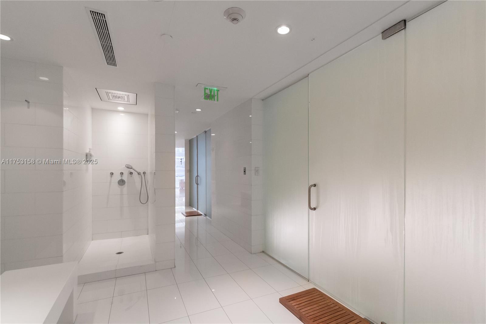 1040 Biscayne Blvd #1806, Miami FL 33132