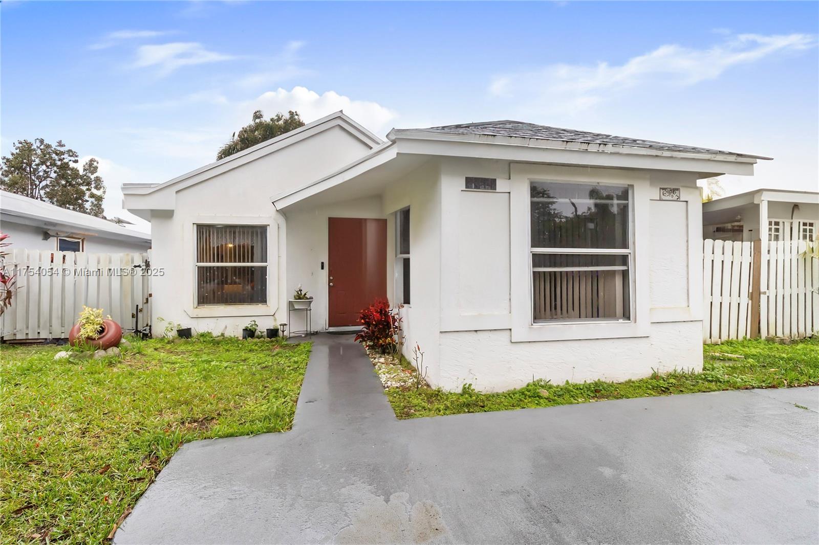 791 SW 10th St, Florida City, Florida image 1