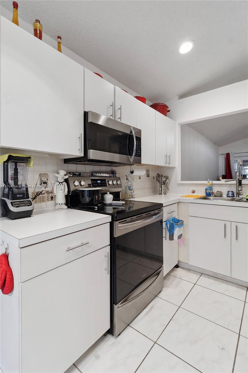 791 SW 10th St, Florida City, Florida image 6