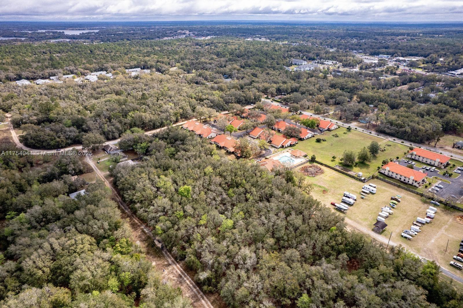 2215 Bluegrass St, Inverness, Florida image 3