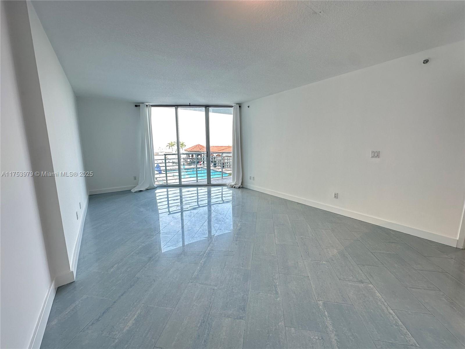 335 S Biscayne Blvd #810, Miami FL 33131