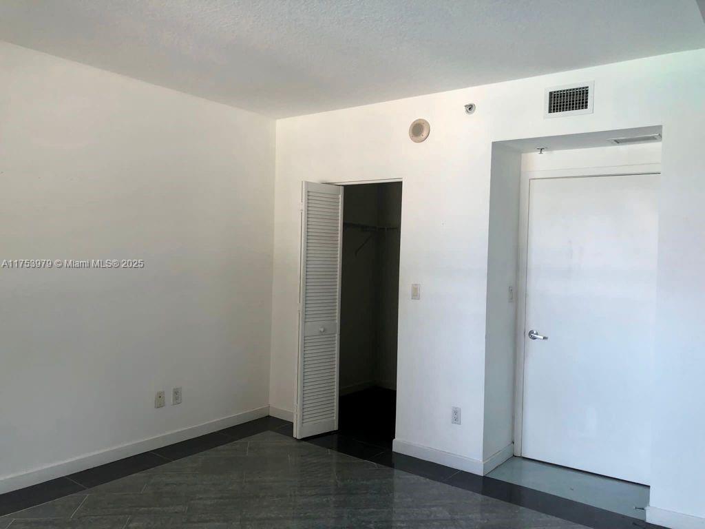 335 S Biscayne Blvd #810, Miami FL 33131