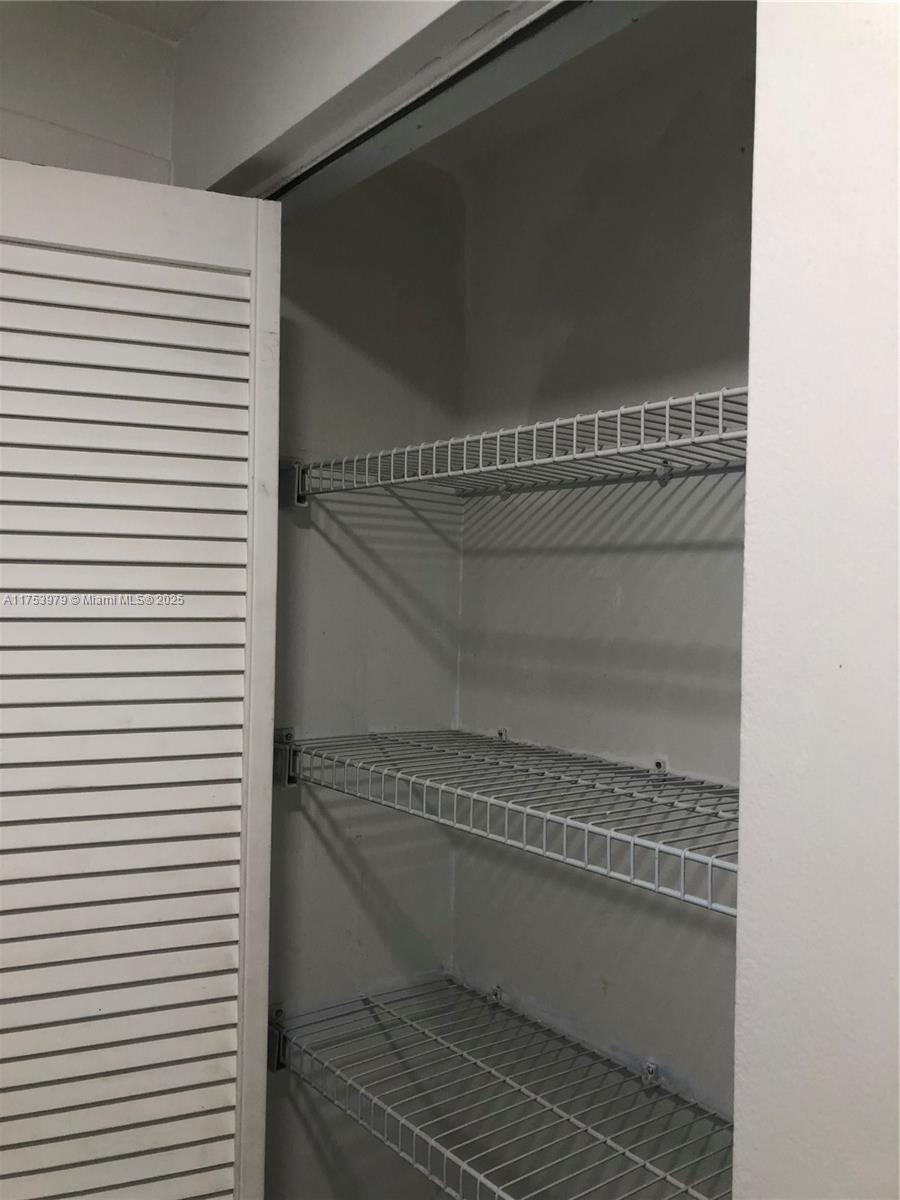 335 S Biscayne Blvd #810, Miami FL 33131