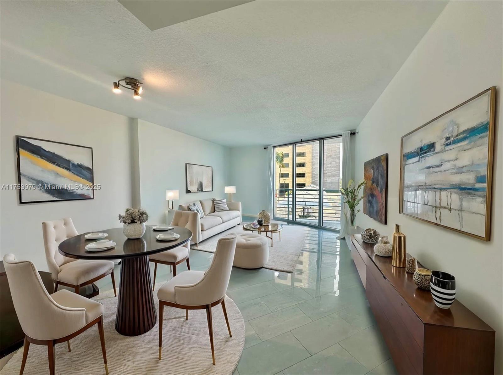 335 S Biscayne Blvd #810, Miami FL 33131