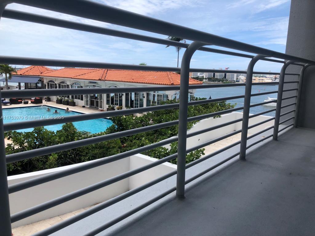 335 S Biscayne Blvd #810, Miami FL 33131