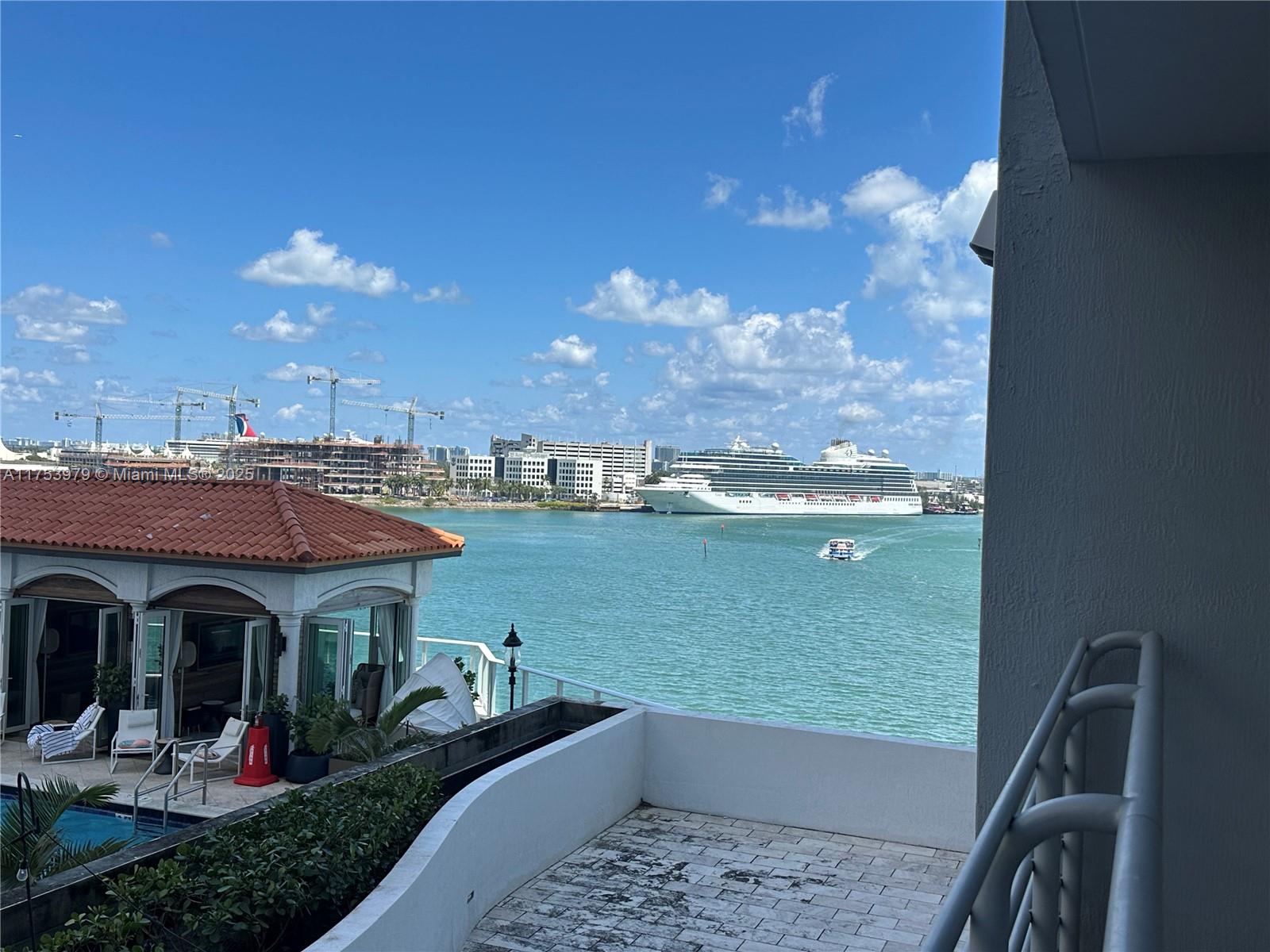 335 S Biscayne Blvd #810, Miami FL 33131