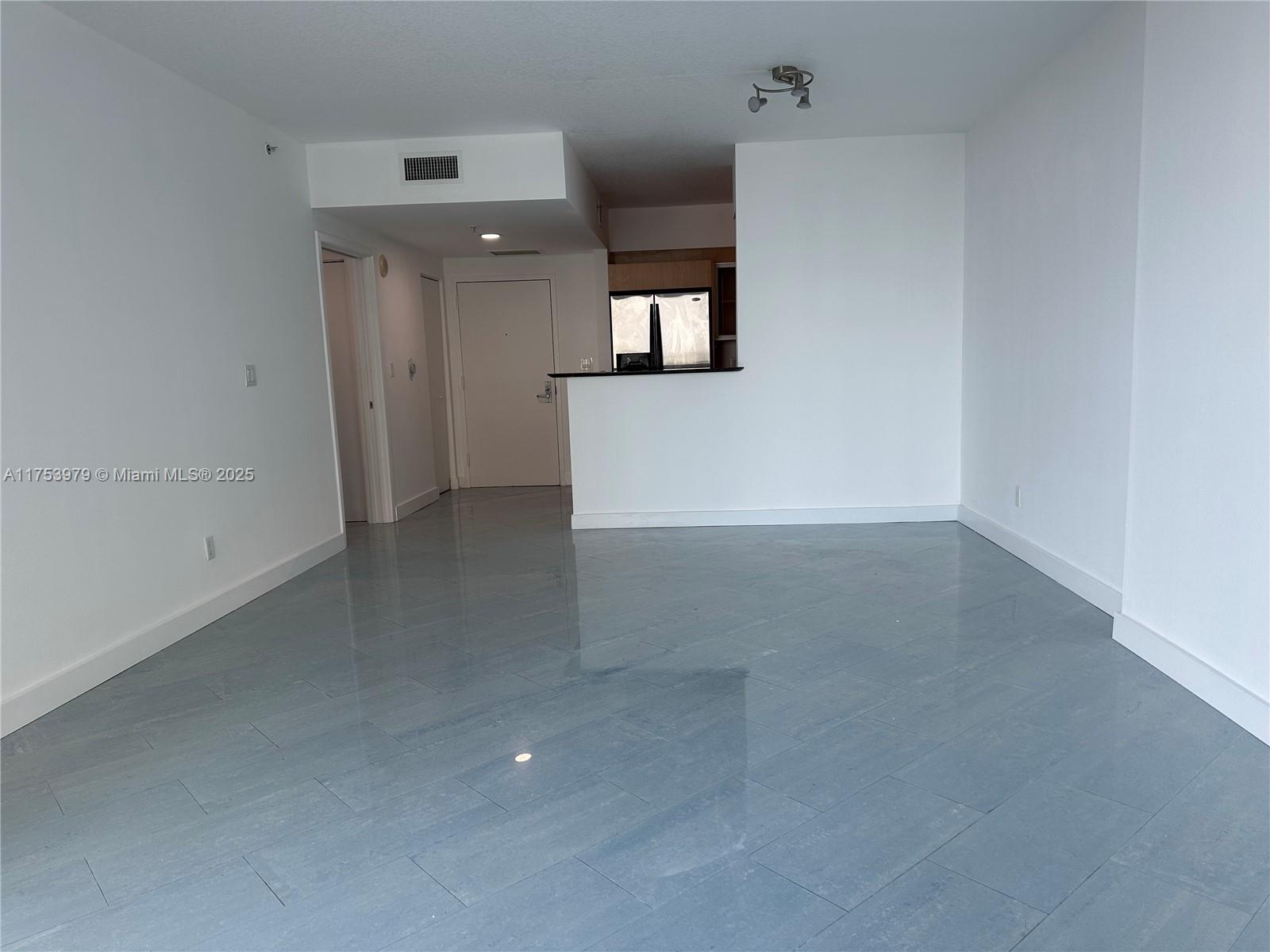 335 S Biscayne Blvd #810, Miami FL 33131