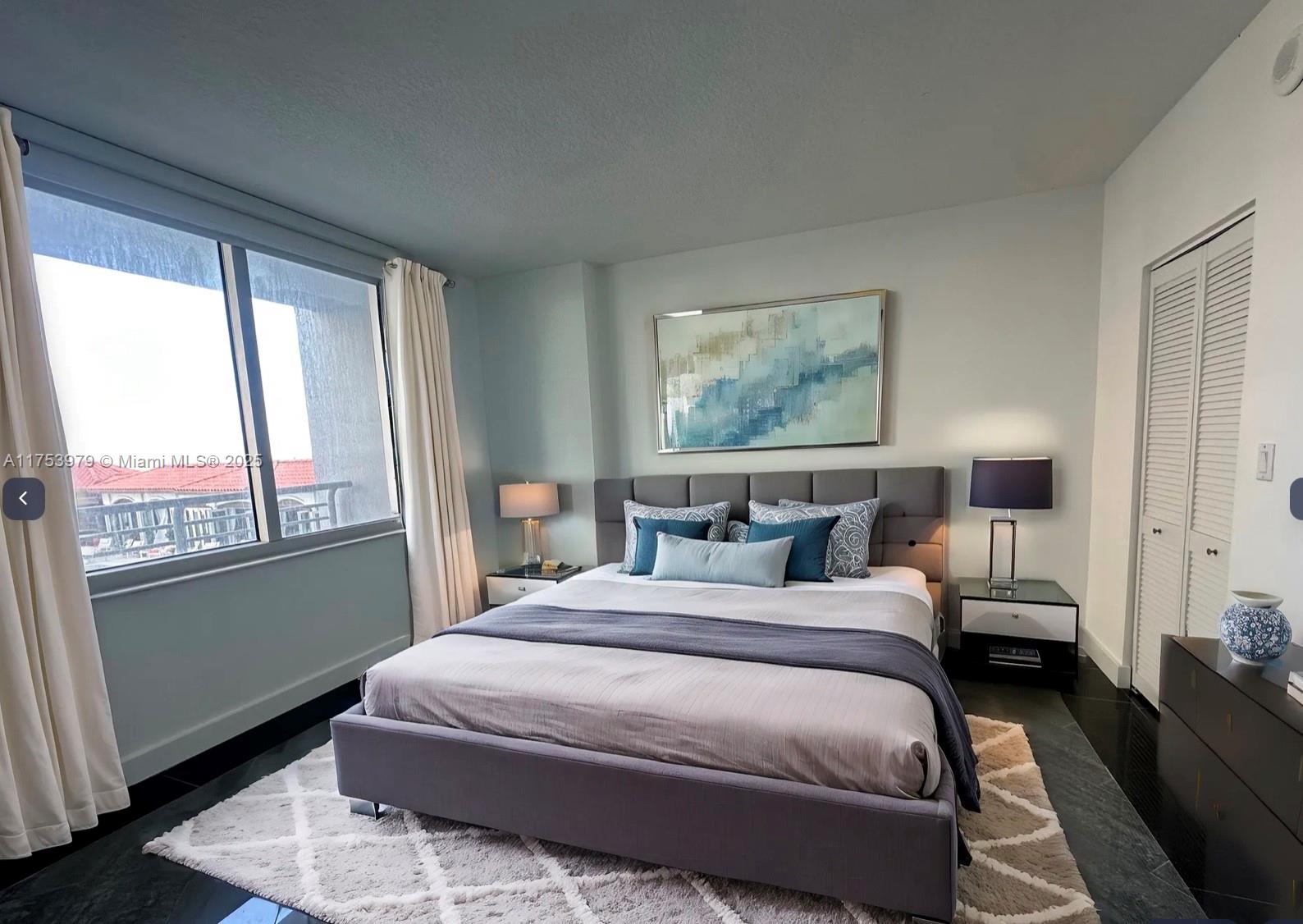 335 S Biscayne Blvd #810, Miami FL 33131