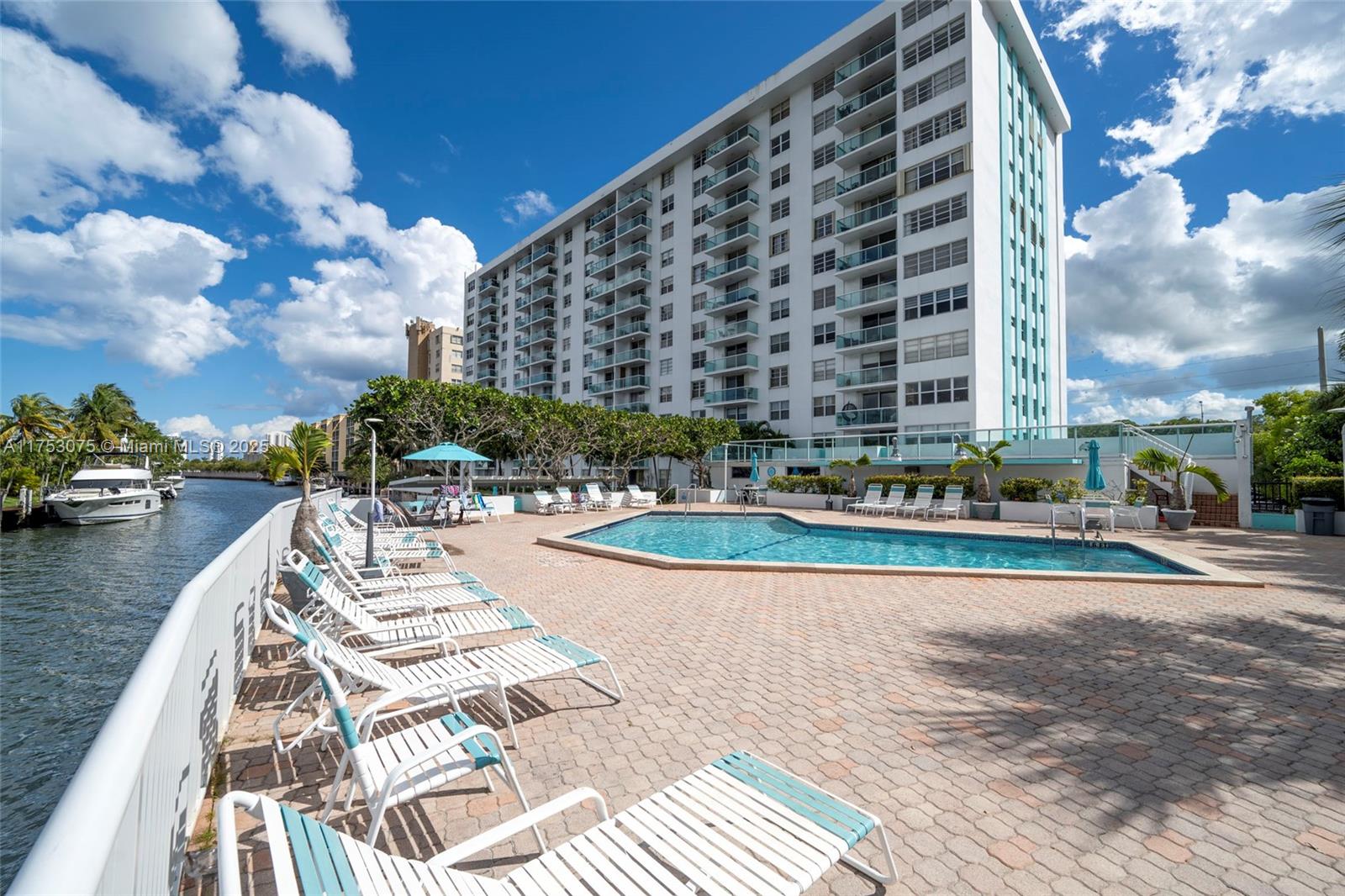 2841 NE 163rd St #605, North Miami Beach, Florida image 27